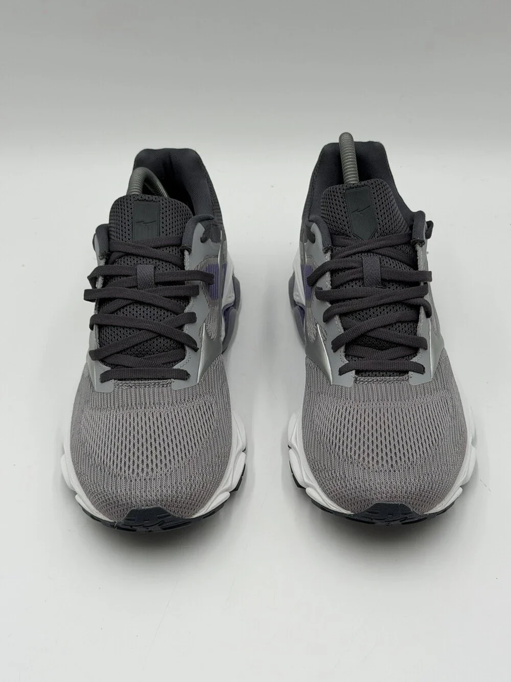 Mizuno Wave Inspire 16 Women's Size 10 Running Shoes Gray Silver Purple Mesh